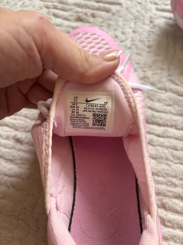 Nike Pink Shoes - Image 5