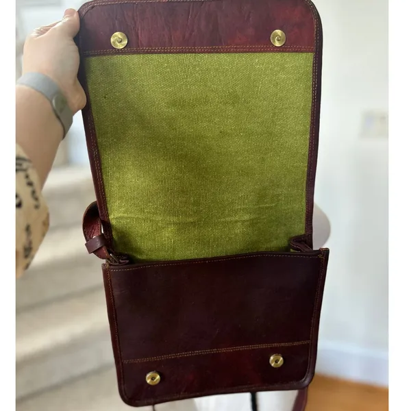 Vintage Unbranded Chocolate Brown Leather Crossbody Satchel 10x11 inches - Image 6