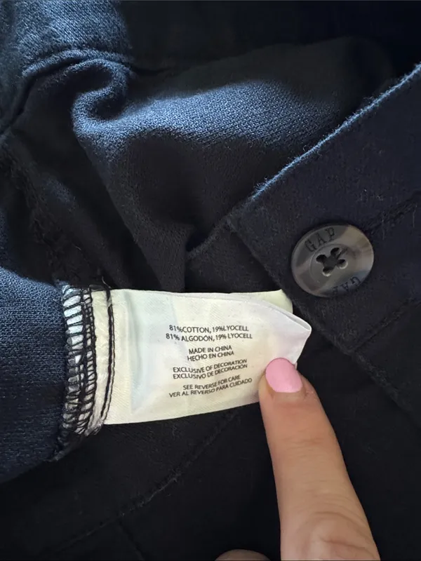 Gap Women’s Elastic Waist Black Cargo Jogger Pants - Image 7