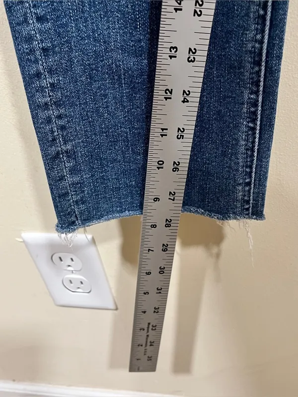 MOTHER Denim Mid Rise Dazzler Ankle Fray jeans in the "Weekend Warrior" size 28 - Image 5