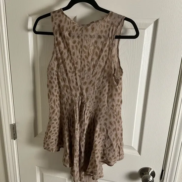 Cecico Leopard Print Sleeveless Blouse size medium - Image 6