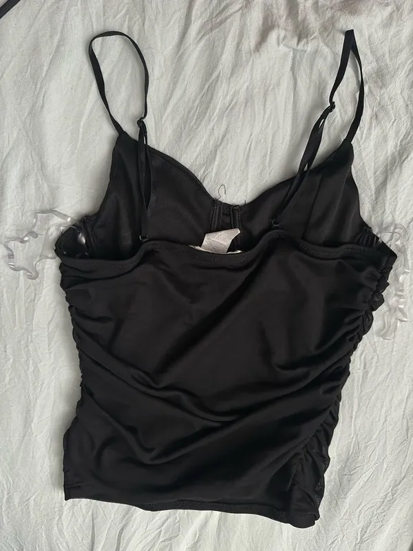 Cupped black top Size M - Image 4