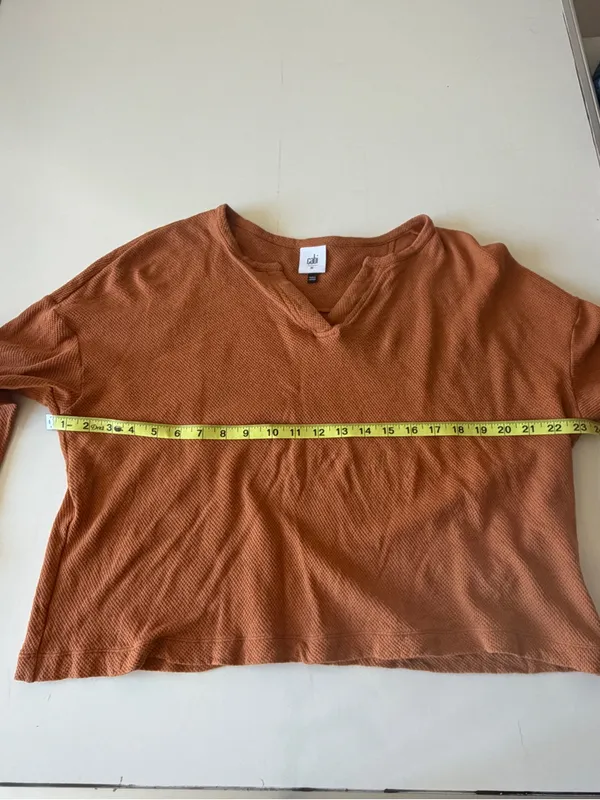 Cabi Thermal Top Women M Burnt Orange V-Neck Cropped Long Sleeve # 4369 - Image 3