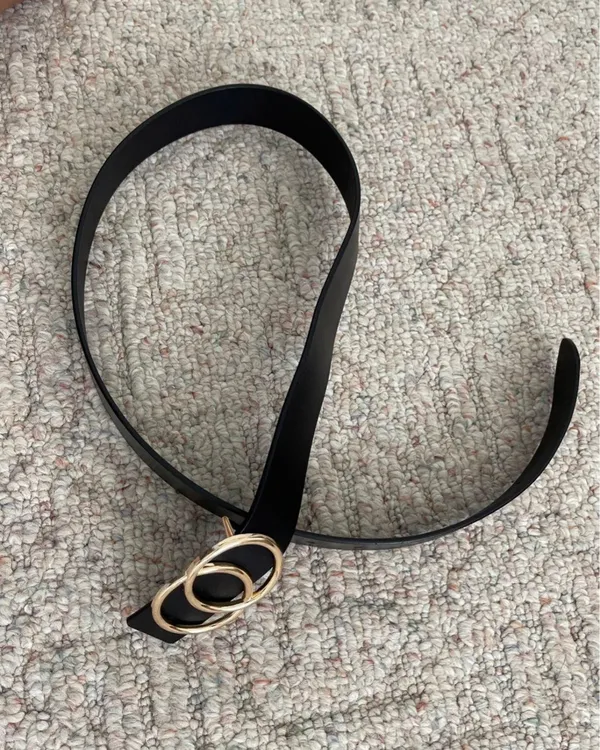 Black belt with gold buckle - Image 2
