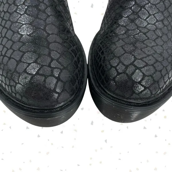 Dr. Martens Caitlin Black Reptile Snakeskin Wedge Buckles Ankle Boots Size 6 - Image 8