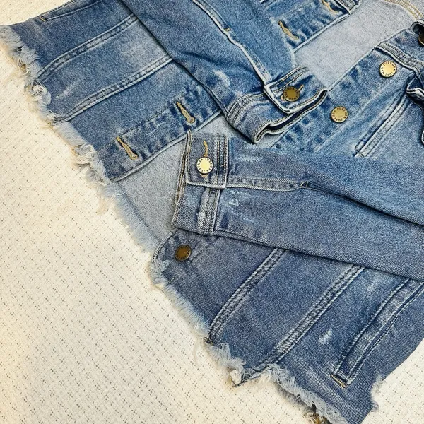 Just USA Boutique Women Distressed Blue Staircase Hem Jean Jacket Button Up-Med - Image 11