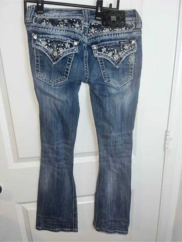 Miss Me Bootcut Straight Leg Floral Crystalized Embroidered Stitched Jeans Sz 27 - Image 2