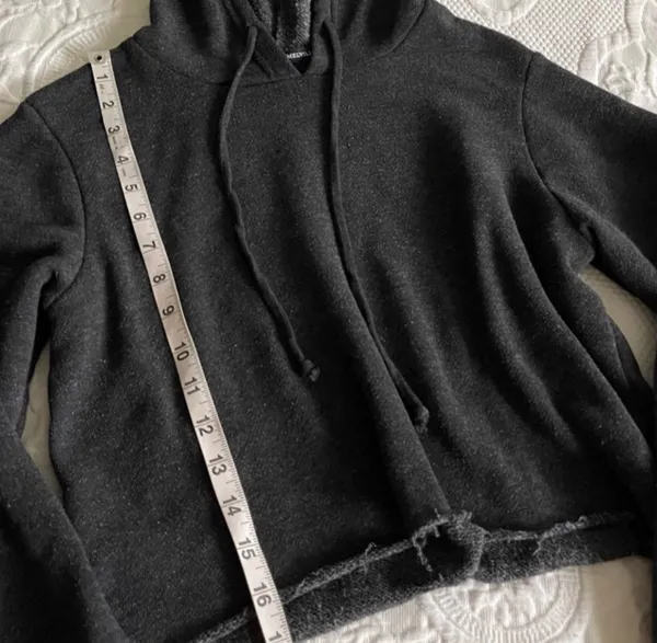 Brandy Melville Cropped Pullover Hooded Sweatshirt - Image 5
