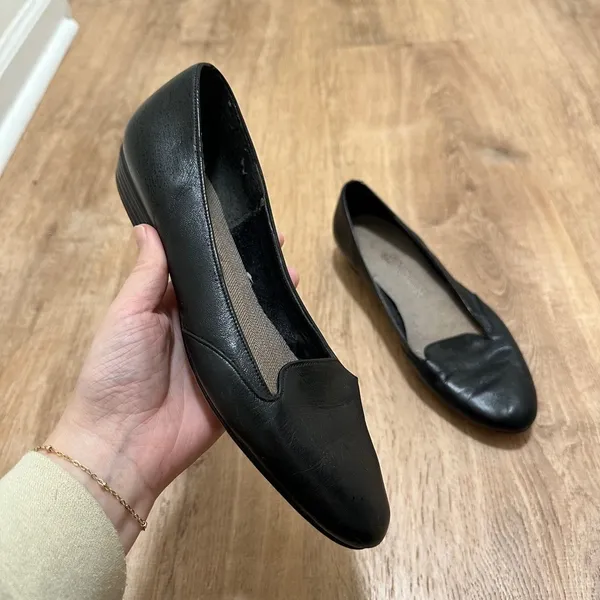 NATURALIZER‎ | Women's Black Leather Classic Slip On Loafer Flats, Size 7 - Image 2