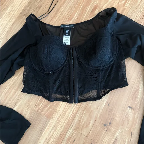 Black Lace Crop Top long sleeve - Image 5