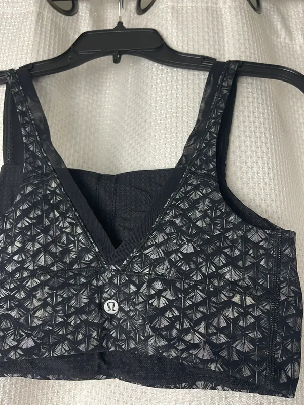 Lululemon Sports Bra (8) - Image 10