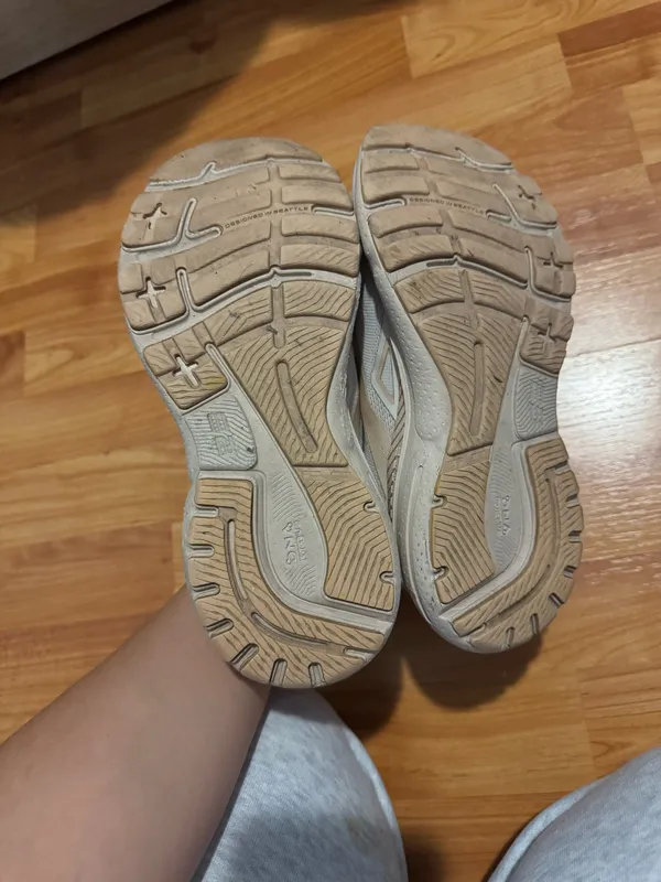 Brooks Guiderails Running Shoes - Image 6
