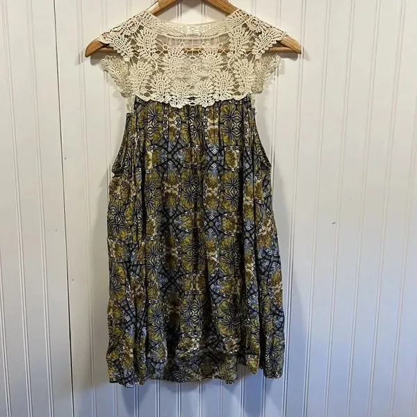 Umgee lace sleeveless blouse  - Image 4