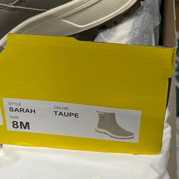 Khombu Sarah Water‎ Repellent Ankle Boots Size 8 - Image 10