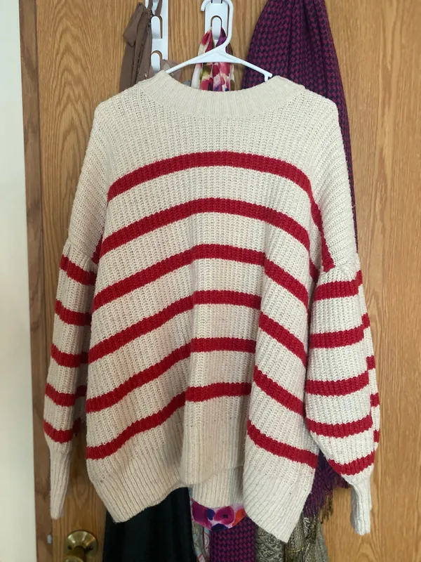 Old Navy Sweater Striped - Image 2