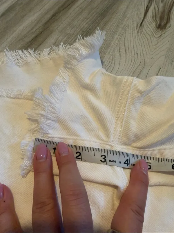 Good American Good 90’s Short White Size 16 - Image 7