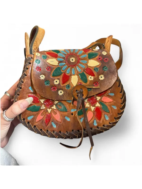 Vintage 70s Hand Tooled Brown Leather Floral Crossbody Boho Mexican Saddle Bag - Image 5