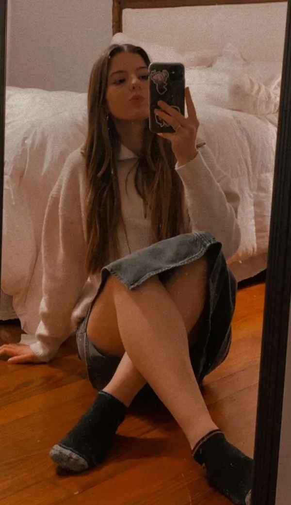 Levi's Skirt - Image 2