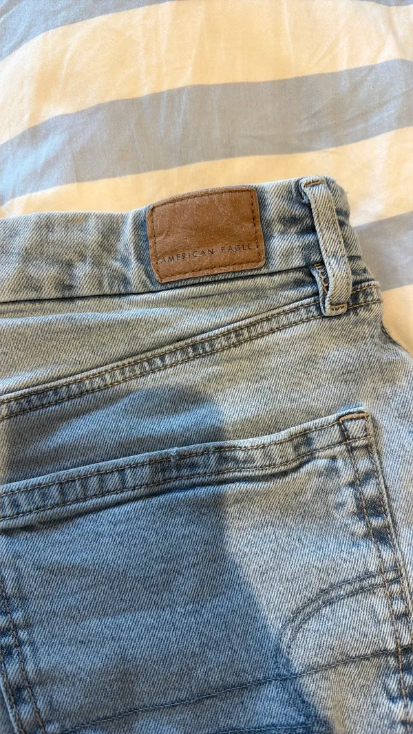 American Eagle Jeans - Image 3