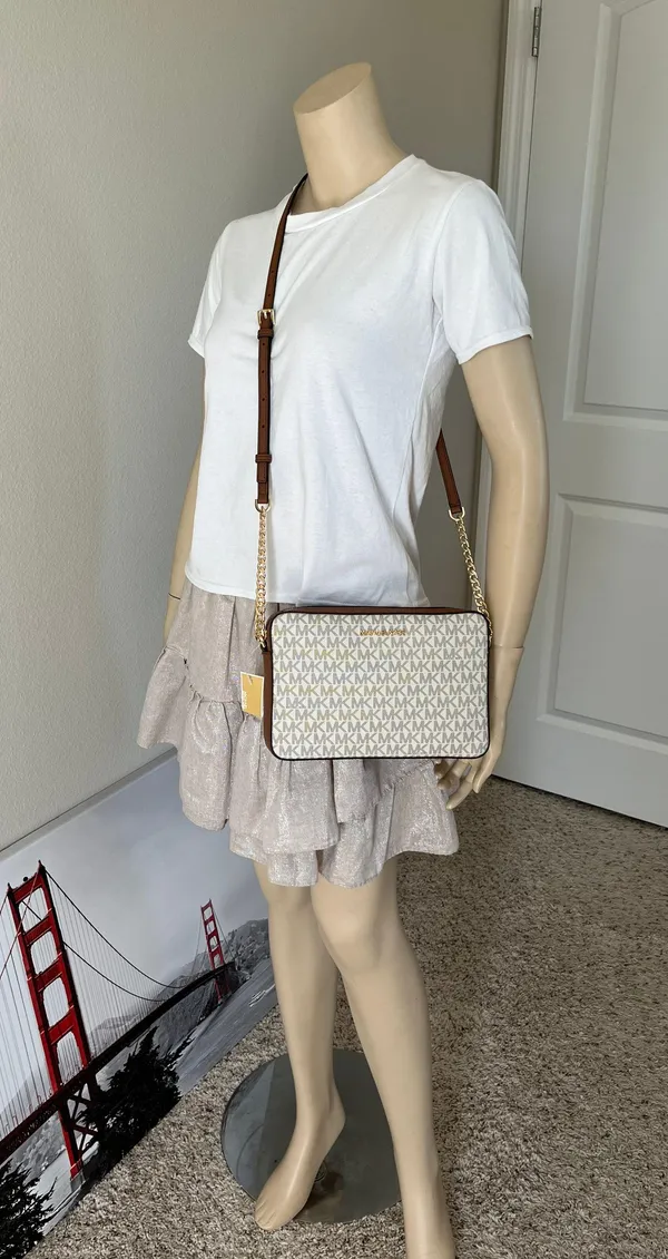 Michael Kors Purse - Image 8