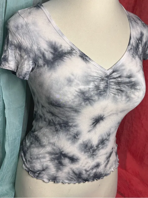 American Eagle Outfitters Black & White Tie-Dye V-Neck Ruched Tee - Image 2