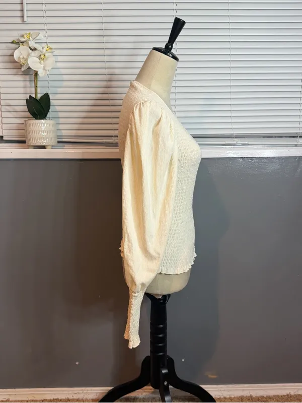 Anthropologie Ivory Smocked Puff Sleeve Peplum Top Small - Image 5