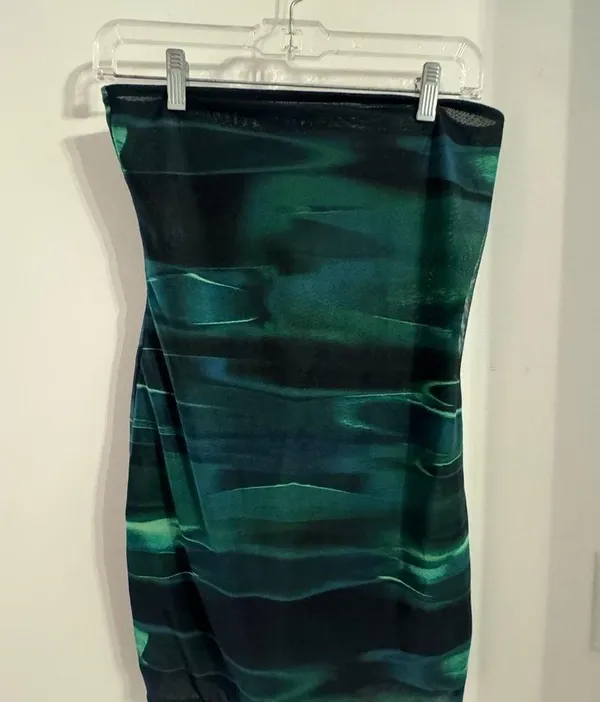 WHITEFOX trendy bodycon knee length dress size M strapless - Image 2