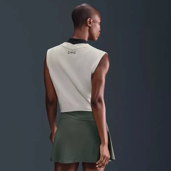 Nike Women's V-Neck Golf‎ Vest medium - Image 3