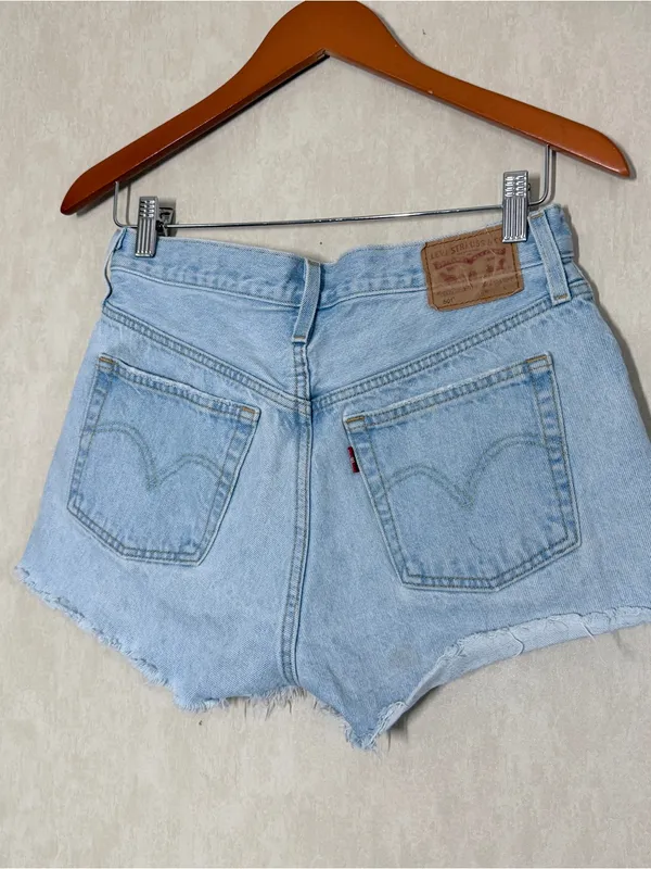 Levi’s 501 Women’s Original Shorts Denim High Rise Button Fly in Light Wash 28 - Image 4