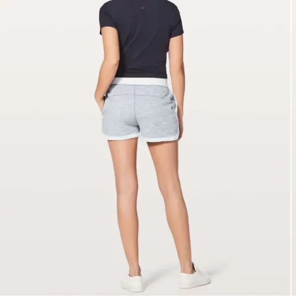 LULULEMON Cool & Collected Shorts 2.5”‎ in Heathered Space Dyed Nimbus - Image 9