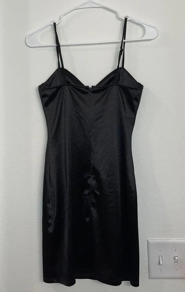 Forever 21 Black Satin Bodycon Mini Dress - Image 4