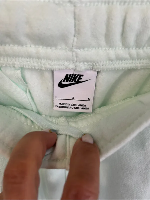 Nike Standard Fit Taper Leg Sweatpants Light Mint - Image 8