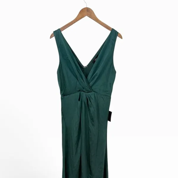 Lulus Perfect Refinement Emerald Satin Sleeveless Pleated Maxi Dress size M NWT - Image 5