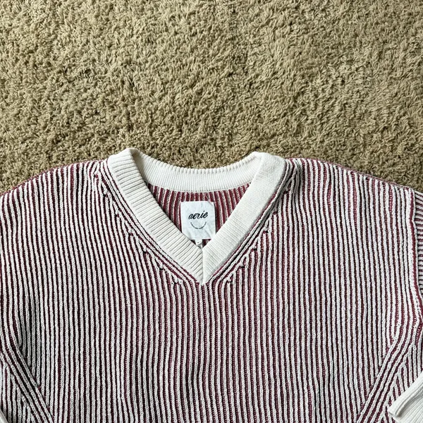 Women’s Aerie Beyond Chenille V-Neck Sweater Size Medium - Image 5