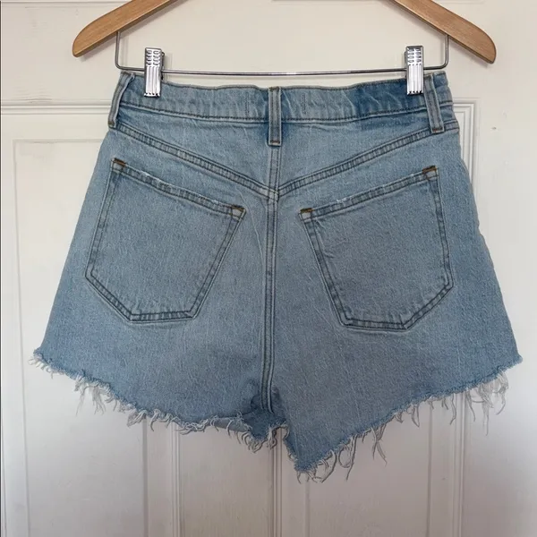 Abercrombie & Fitch Curve Love 90’s Cut Off Relaxed High Rise Shorts Size 27 - Image 4