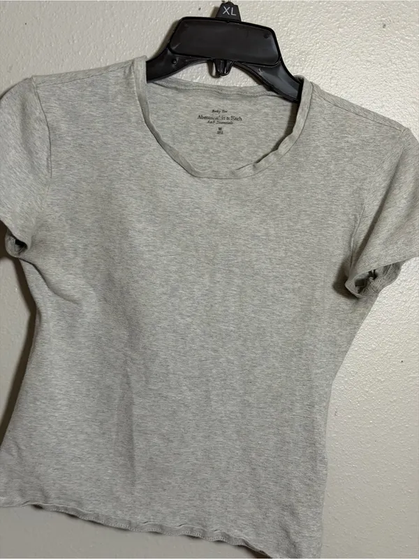 Abercrombie & Fitch Women Baby Tee‎ Essentials Light Gray Crewneck Minimalist M - Image 6