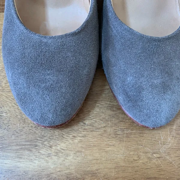 Huma Blanko Gray Suede Tassel Heels Size 9 - Image 4