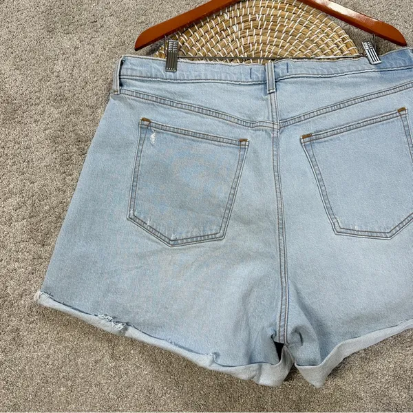 Abercrombie & Fitch Curve Love The Dad Short High Rise Cuff Hem Light Wash 34/18 - Image 6