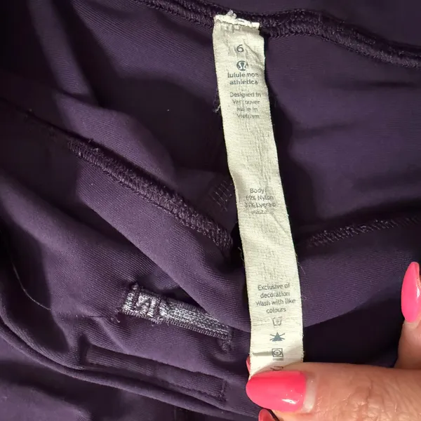 Lululemon Eggplant Purple Tight Stuff Scalloped Hem Crop Capri Leggings size 6 - Image 2