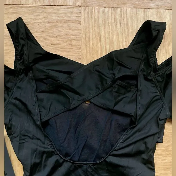 NWT Michi Black V-Neck Long Sleeve Fitted Top w/ Cutouts, Size XS - Image 6
