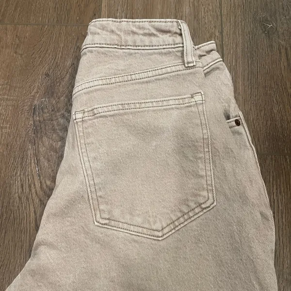 Abercrombie Women's Beige Jeans - Image 8