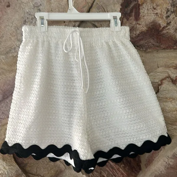 Commense Contrast Trim V-Neck Shorts Set size Xs - Image 6