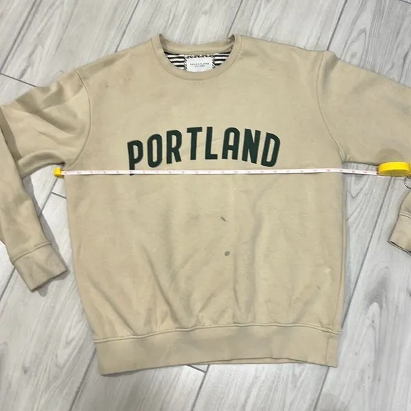 DENIM AND FLOWER Portland Crewneck Graphic Sweatshirt In Sand Size Large Has s - Image 4