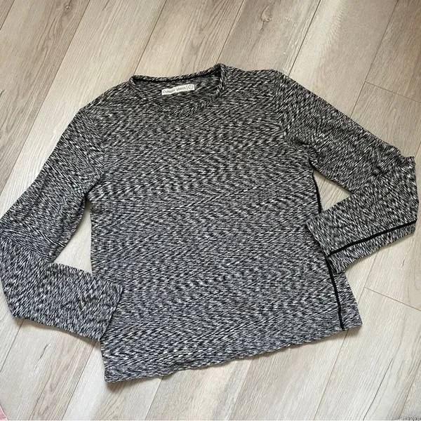 Outdoor Voices Circuit Driver Long Sleeve Cropped Shirt Space Dye Gray (Small) - Image 6