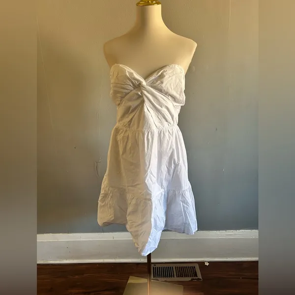 NWT All in Favor White Strapless Mini Dress | Size: L - Image 3