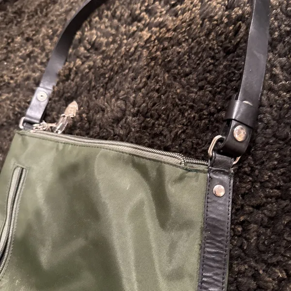 Moschino Redwall Italy Vintage Army Green Nylon Shoulder Tote Bag - Image 6