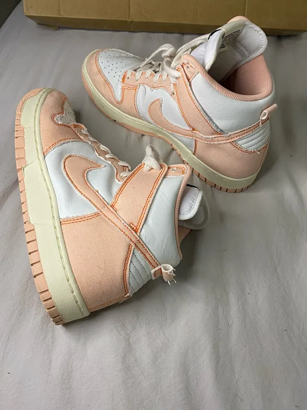 Women size 10 Nike Dunk Hi sneakers shoes - Image 5