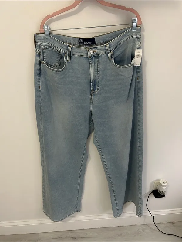 Gap High Rise Wide Leg Sweatpant Jeans - Image 3