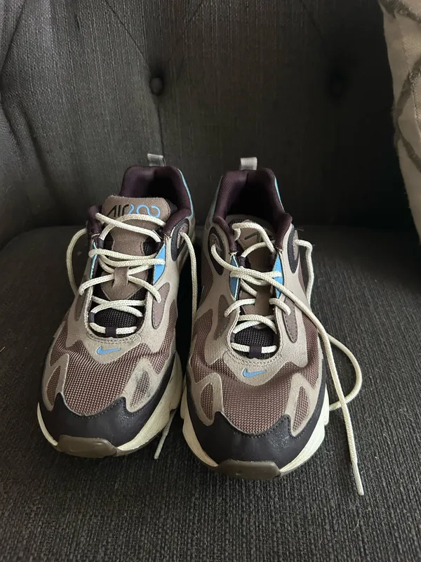 Nike Air Max Plus Women’s Shoes - Image 2