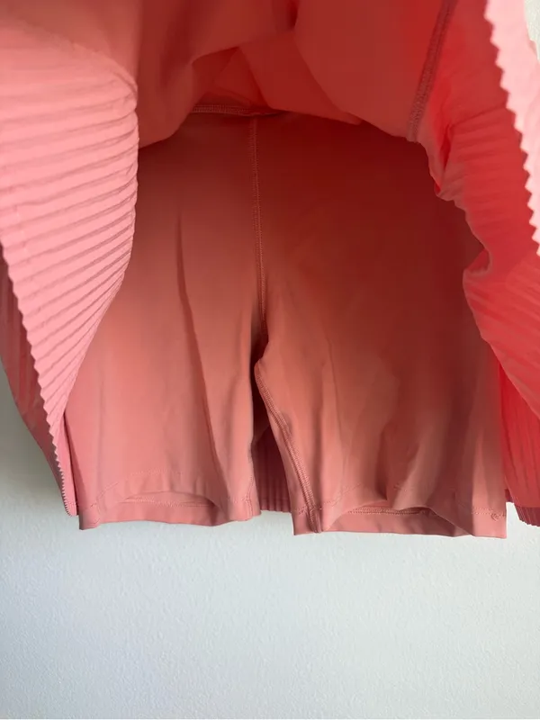 Nike Women's Coral Pleated Athletic Tennis Skort Built In Shorts Small - Image 7